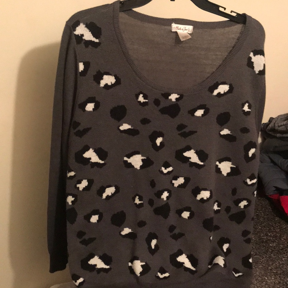 Gray sweater